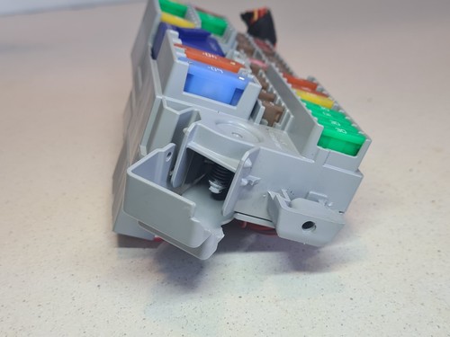 ⭐⭐OEM BMW 3 X3 X5 Series G20 G01 G05 Interior Front Fuse Relay Box 6114 6807487 - Picture 7 of 9
