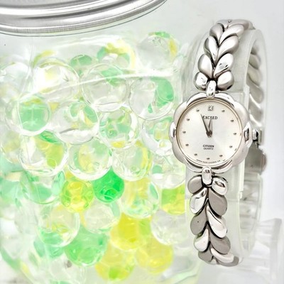 Citizen Exceed 1P Diamond Silver Women's Watch Flower Motif Battery Pre-Owned