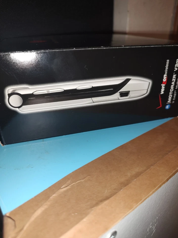 V Cast Lg Vx8350 e todos os acessórios na caixa - Imagem 3 de 4