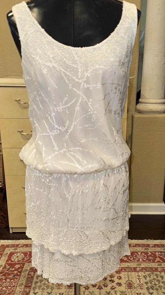 Mini Vestido Cameron Blake por Mon Cheri Con Cuentas Seda Tanque Volantes Talla 10 Novia Foto 3 de 4