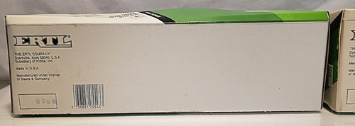 1/64 Ertl John Deere truck pair - Picture 6 of 7
