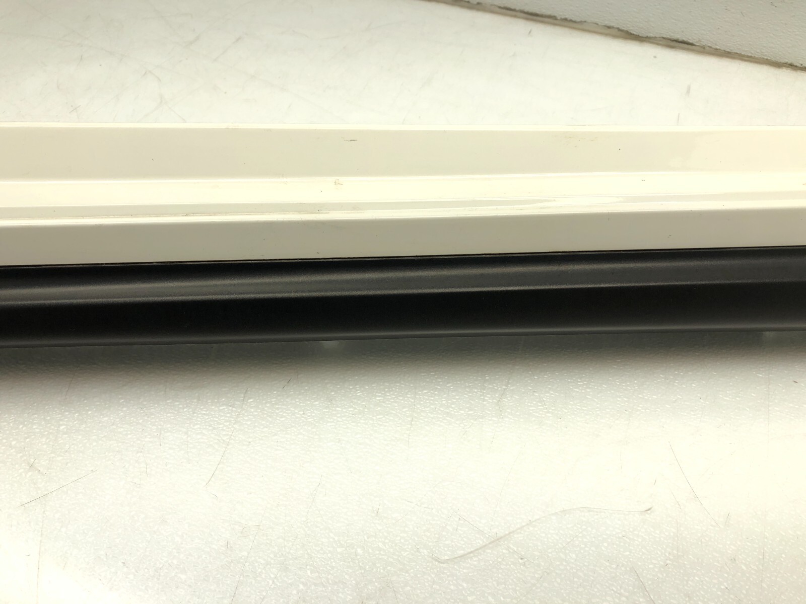 2014-2017 MASERATI GHIBLI SQ4 LEFT DRIVER SIDE SKIRT ROCKER PANEL OEM.
