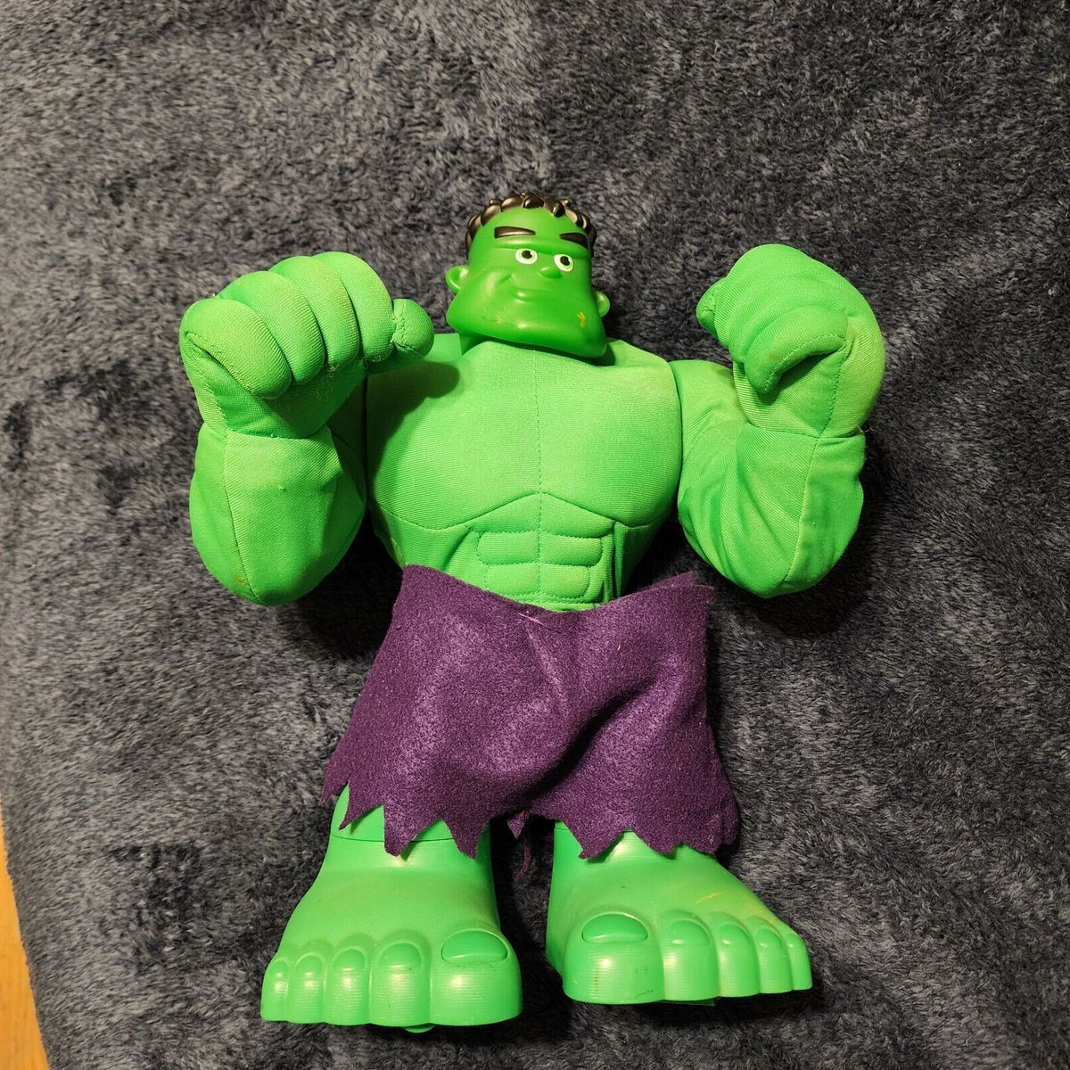 Incredible Hulkey Pokey Hulk Talking Dancing Singing Toy Hasbro