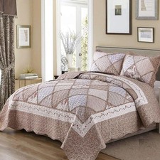VIVILINEN Queen Size Quilt Set 3-Piece Light Pink Floral Patchwork Reversible.