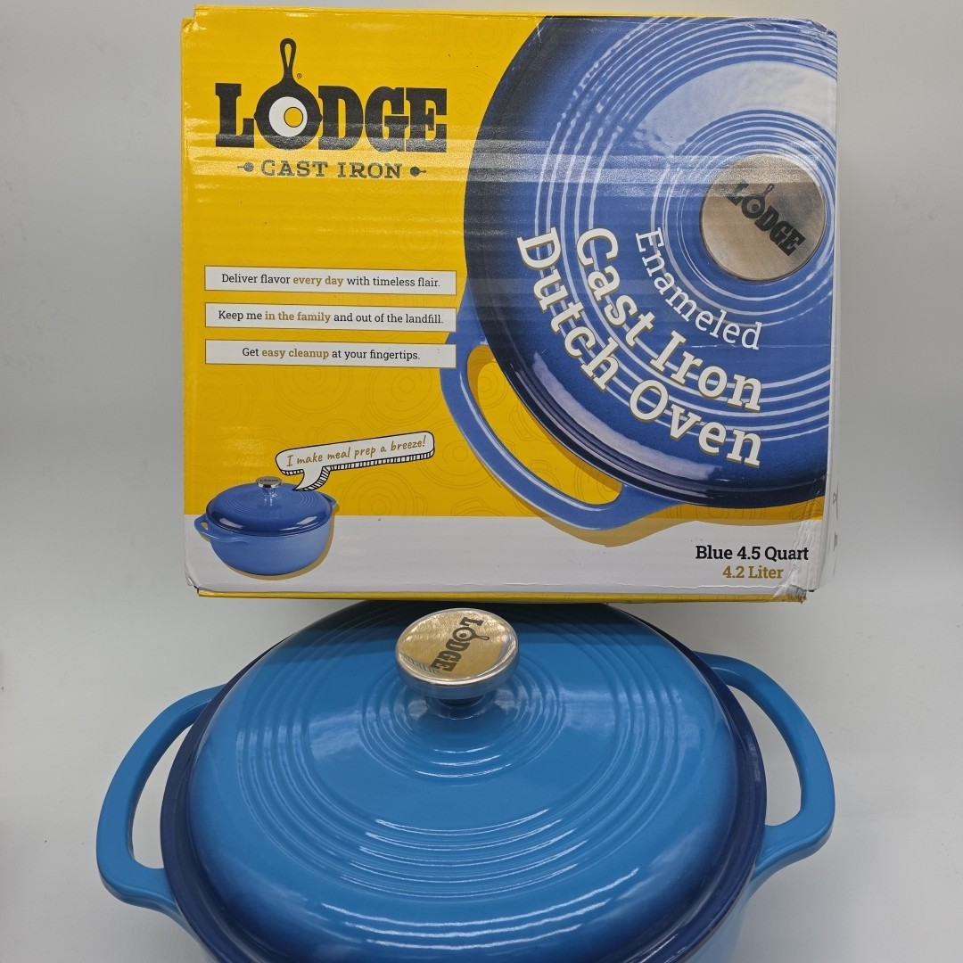 Lodge 4.5 Quart Enameled Cast Iron Dutch Oven