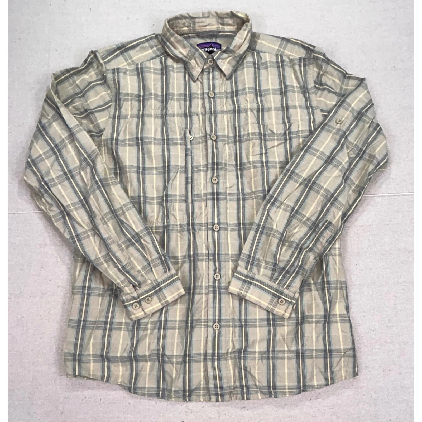 Patagonia Mens Medium Fishing Hiking Long Sleeve Shirt Tan Blue Plaid