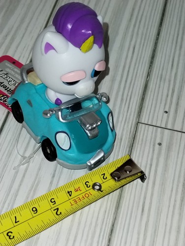 Figura Feisty Pets Reckless Racer Glenda Glitterpoop NUEVA CON ETIQUETAS NUEVA RARA - Imagen 8 de 8