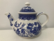 Churchill Blue Willow Teapot - Iconic Blue And White High-Quality Earthenware