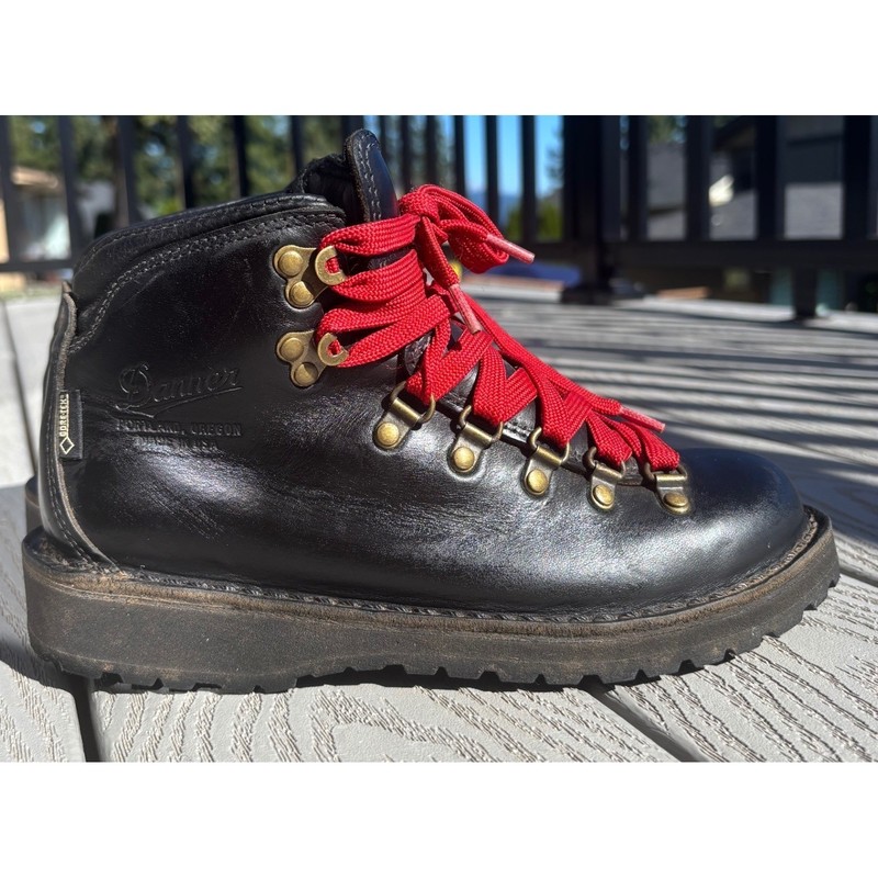 Danner Mountain Pass - Highly rated Buy It For Life recommendation