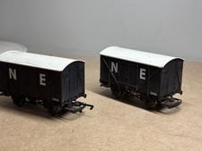 Hornby R6422 Closed Van NE 2606 OO X2