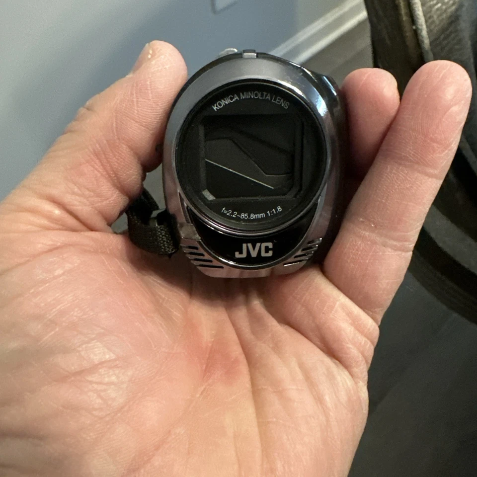 JVC Everio S GZ-MS230 8 GB Camcorder Black Pre-owned - Image 3 of 4