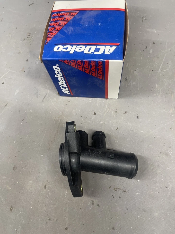 Корпус водяной розетки Buick Pontiac Cadillac Chevrolet Cavalier Grand Am 2,3 L4 - Изображение 4 из 4