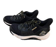 Youth Sz 5.5 Boy's Low top B W Sneakers Under Armour Curry 3Z7 GS Skater