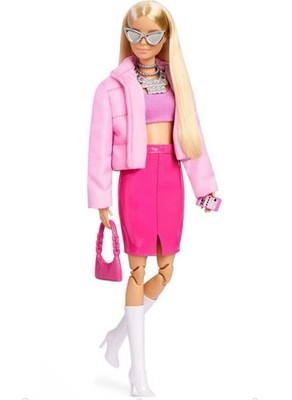 Mattel Barbie Signature Plazacore Fashion Pack HRM18