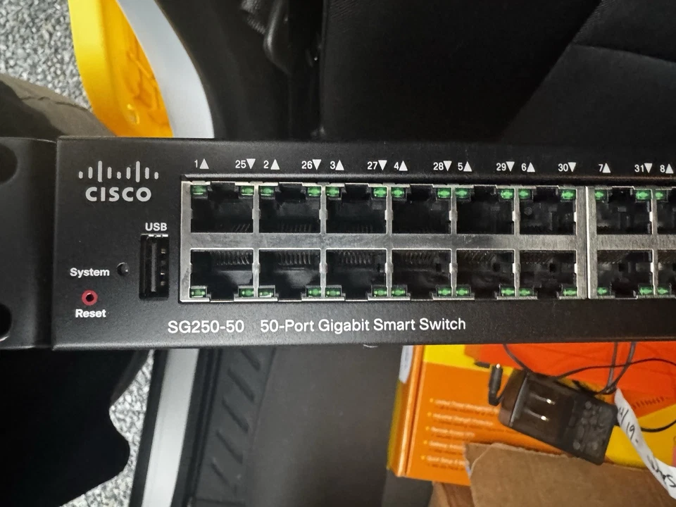 Cisco sg250-50 50 Gigabit Smart Switch - Image 2 of 2