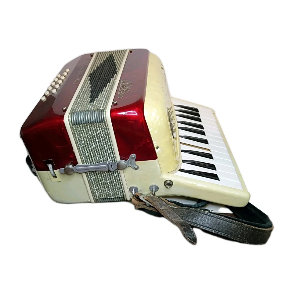 VINTAGE NOBLE ACCORDION RED MADE IN ITALY - Image 2 of 4