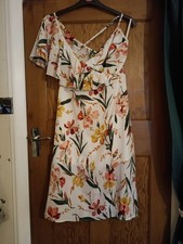 Boohoo Asymmetric Size 12 Floral Dress
