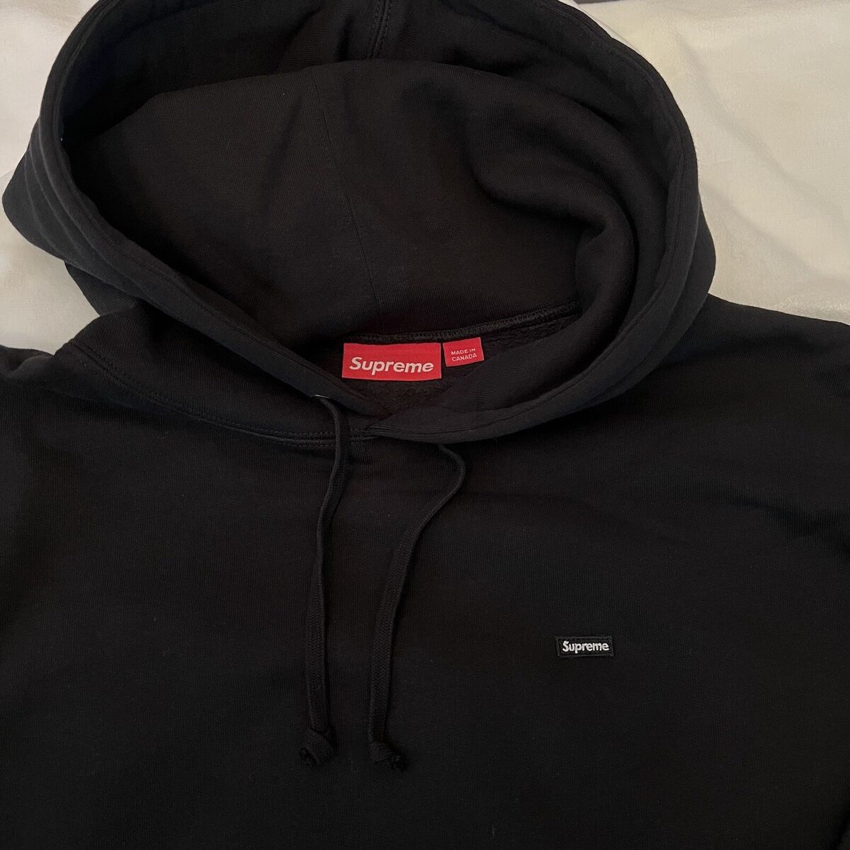 Supreme Small Box Logo Hoodie Sweatshirt (SS24) Black Size Supreme Small Box Logo Hoodie Sweatshirt (SS24) Black Size
