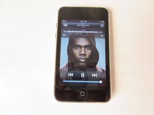 Apple iPod Touch 2nd Generation 16GB MP3 Music Player (1953songsMB531LL) - Picture 5 of 16
