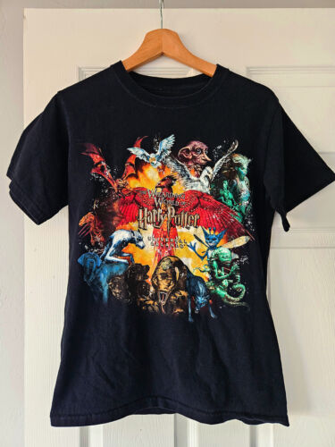 Universal Wizarding World of Harry Potter "Creatures" T-Shirt Adult Size S 2010 - Picture 1 of 2