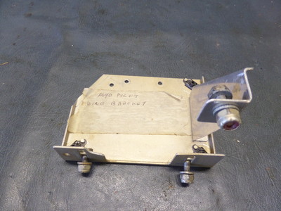 AIRCRAFT AVIATION EDO-AIRE MITCHELL AUTO PILOT SERVO WING MOUNT BRACKET