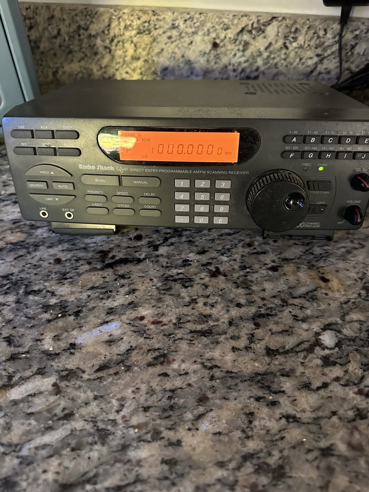 Radio Shack Pro-2036  Hyperscan 800mhz Scanner VERY CLEAN