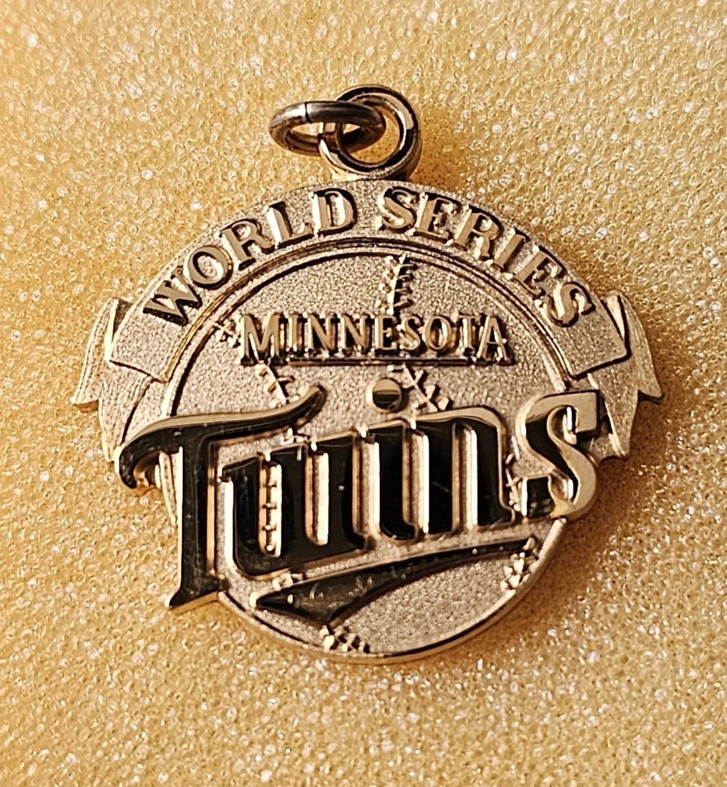 World Series Minnesota Twins MLB Fan Pin, Buttons for sale | eBay