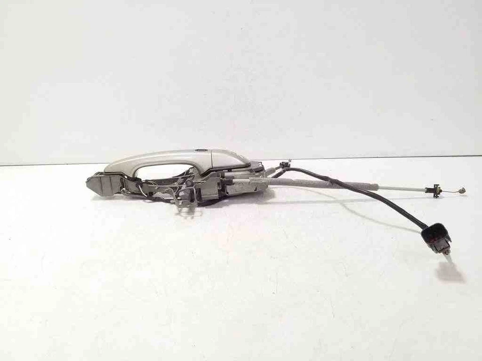 Empuñadura exterior puerta izquierda VOLVO XC60 2.0 diésel 120kw 2012 32166887 Foto 4 de 4