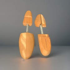 Johnson  Murphy Cedar Shoe Trees Size Large