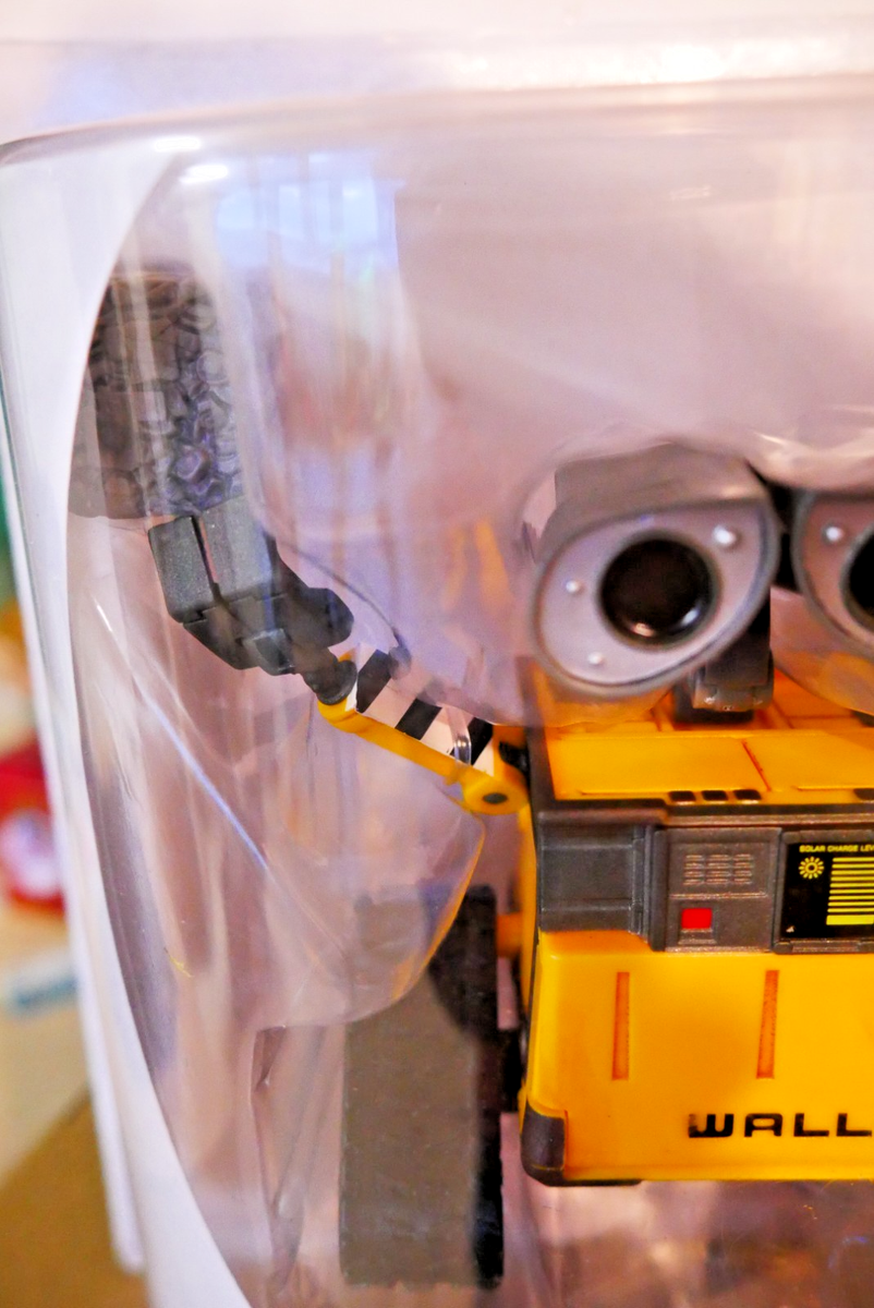 Disney Pixar Wall-E Deluxe Poseable Action Figure By Thinkway Toys