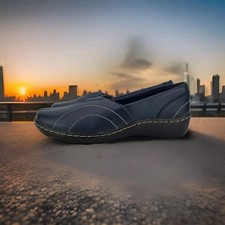   Womens 6W Clarks Collection Cora Meadow flats/Loafers Blue Leather Comfort Shoe