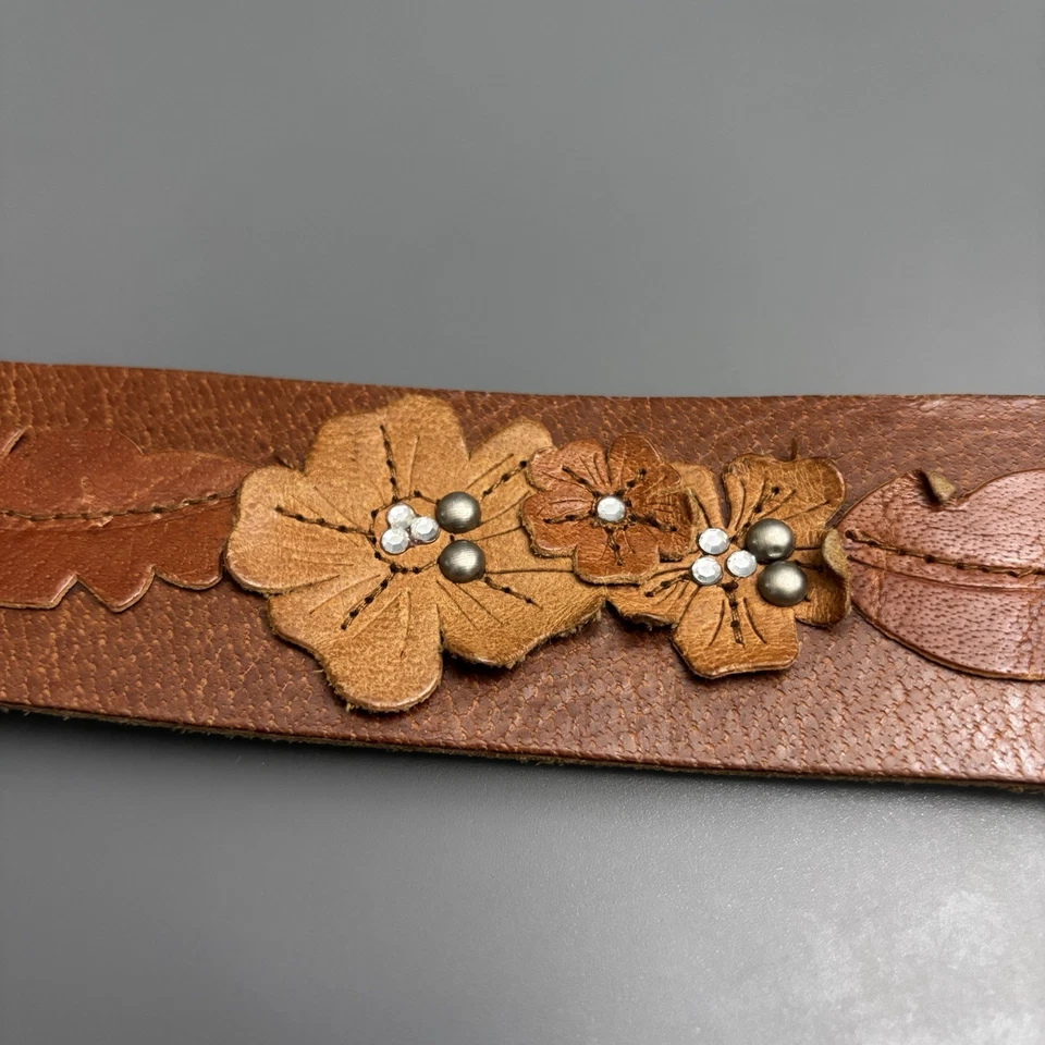 Cinturón Hollister Vintage Talla 30-32 Western Cuero Genuino 3D Flores Cristales Y2K Foto 2 de 4