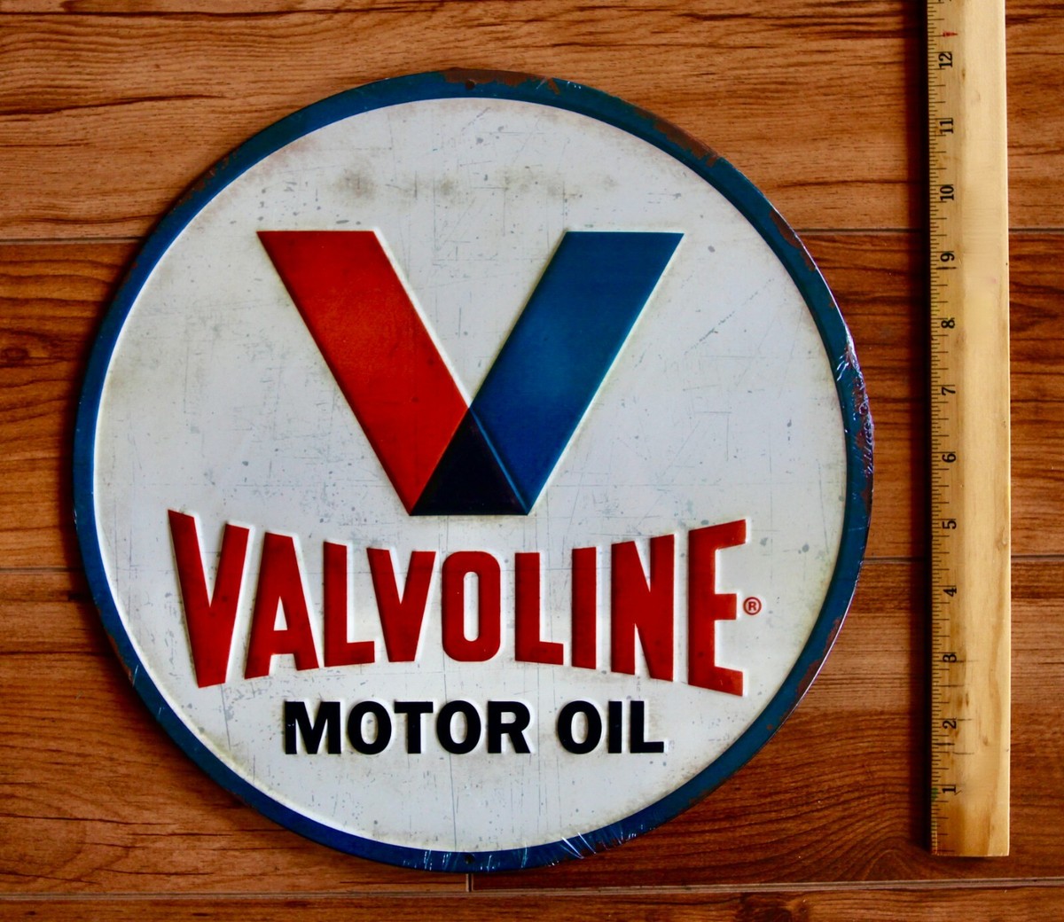 Valvoline Motor Oil Round Vintage-Style Tin Metal Sign (Man