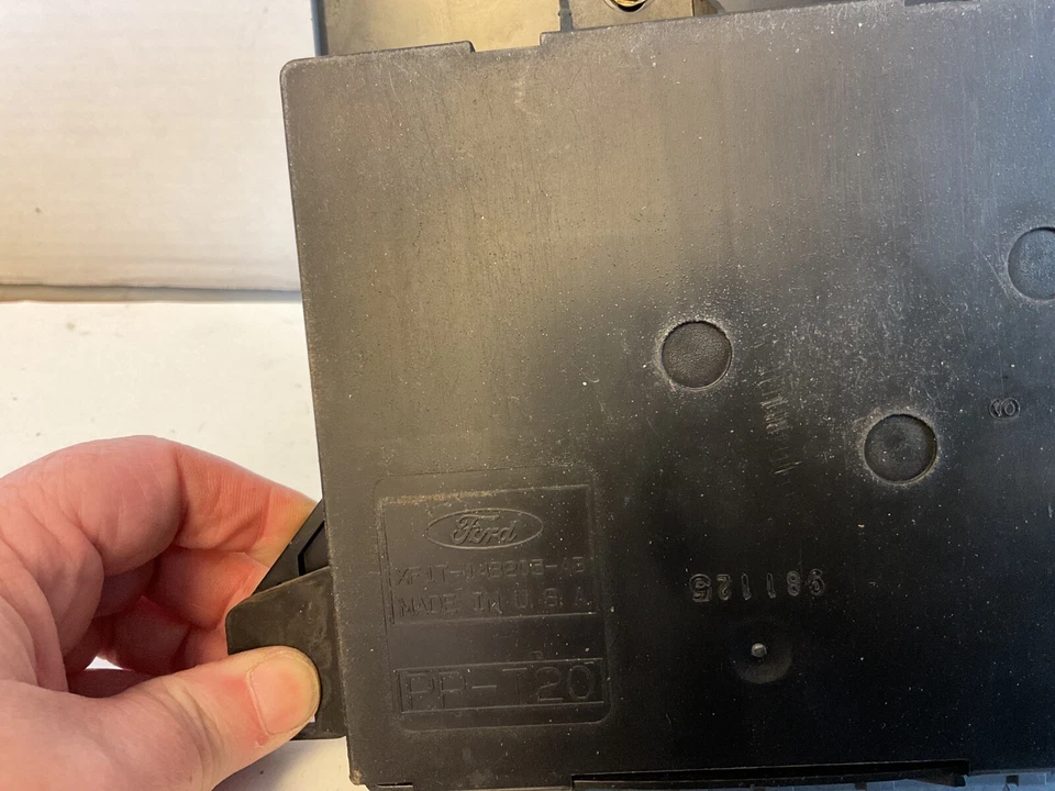 1997-98 FORD TAURUS ENGINE GEM MODULE FUSE BOX BCM OEM — 第 3/3 张图片