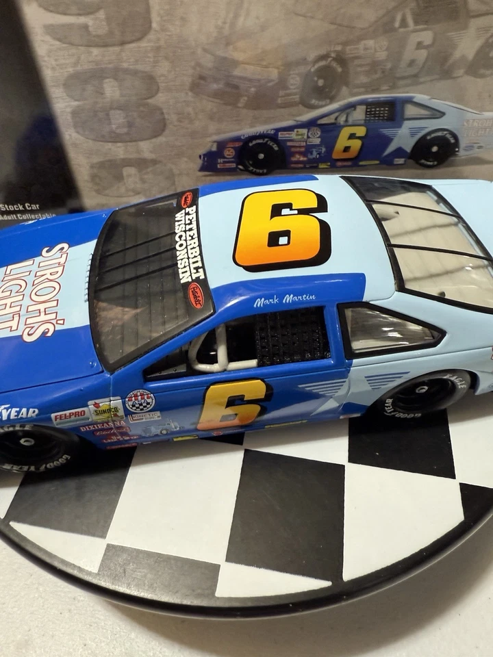 Ford Thunderbird 1989 Mark Martin #6 Stroh’s Light 1/24 Nascar diecast Foto 4 de 4