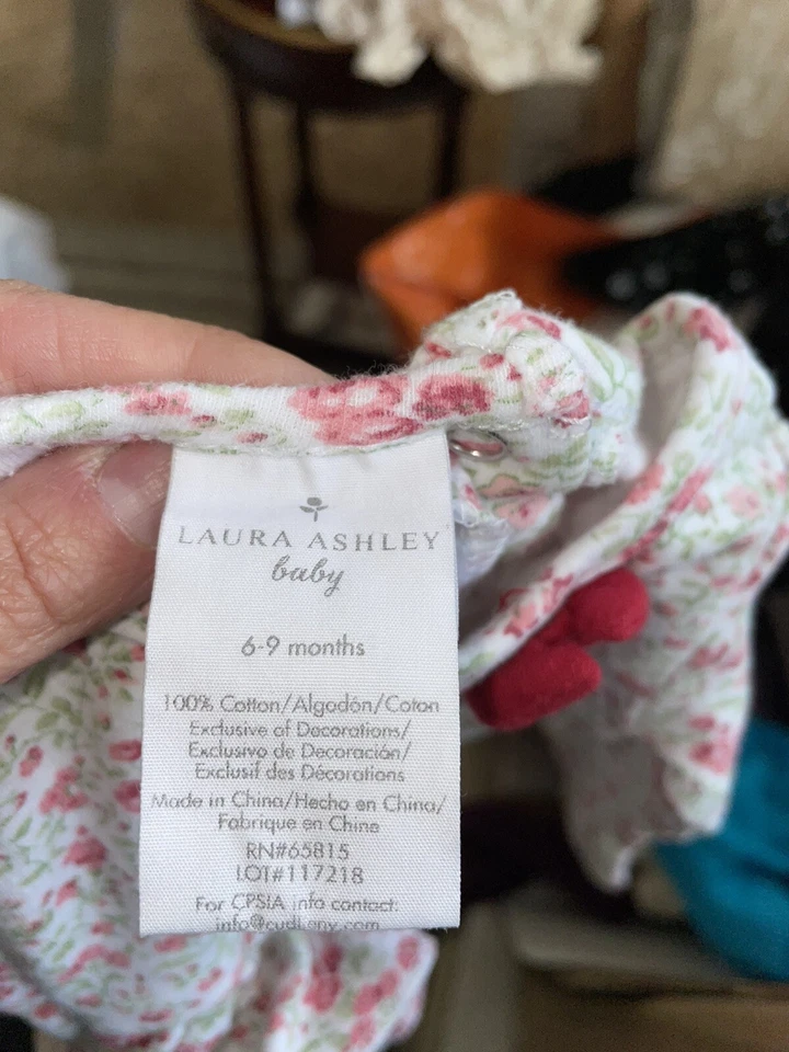 Bebé niña Laura Ashley talla Vestido 6-9 Meses Blanco Suave Floral Volantes. Delicado, Foto 4 de 4