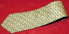 VINEYARD VINES MADE IN U.S.A. GREEN/YELLOW BEAR/FISH MOTIF TIE - DESIGNER TIE.