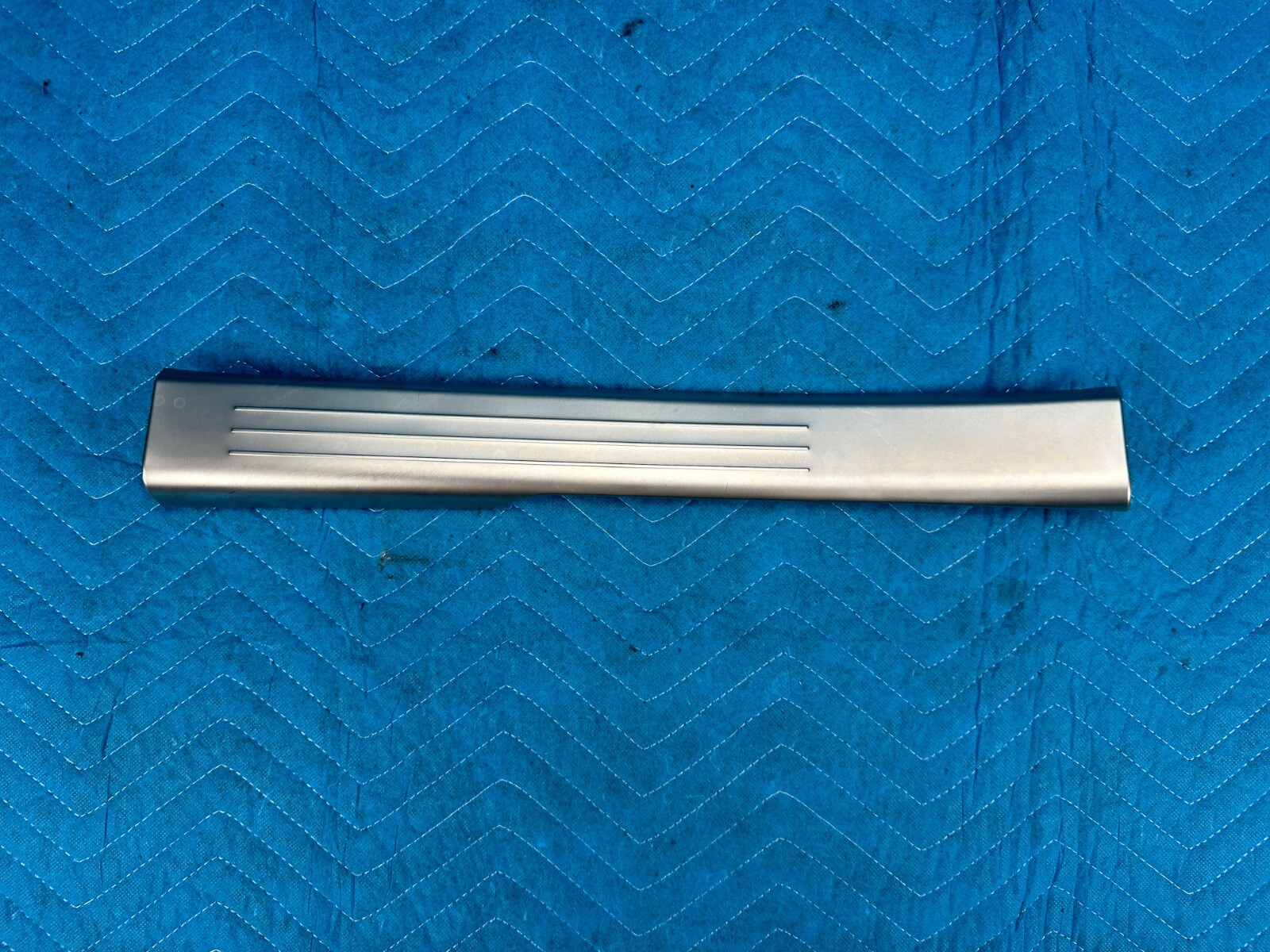 Bentley Cont Flying Spur Rear Door Scuff Plate Passenger's Side 2006-2012 OEM