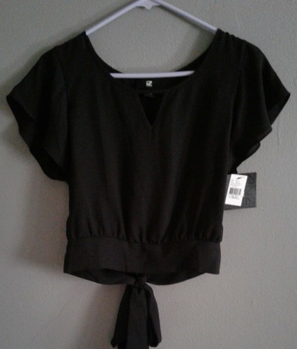 Iz Byer Black Semi Sheer short sleeved Top Nwt ties in back Cut out V neck XS - 第 3/5 張圖片