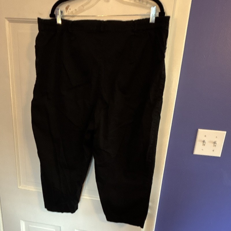 White Stag Women’s Plus Black Capri Pants Stretch Cotton/Spandex Button