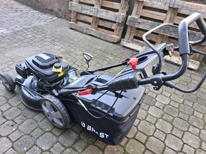 Benzin Rasenmäher - Radantrieb, 4-Takter, Schnittbreite 67 Cm, Fangkorb