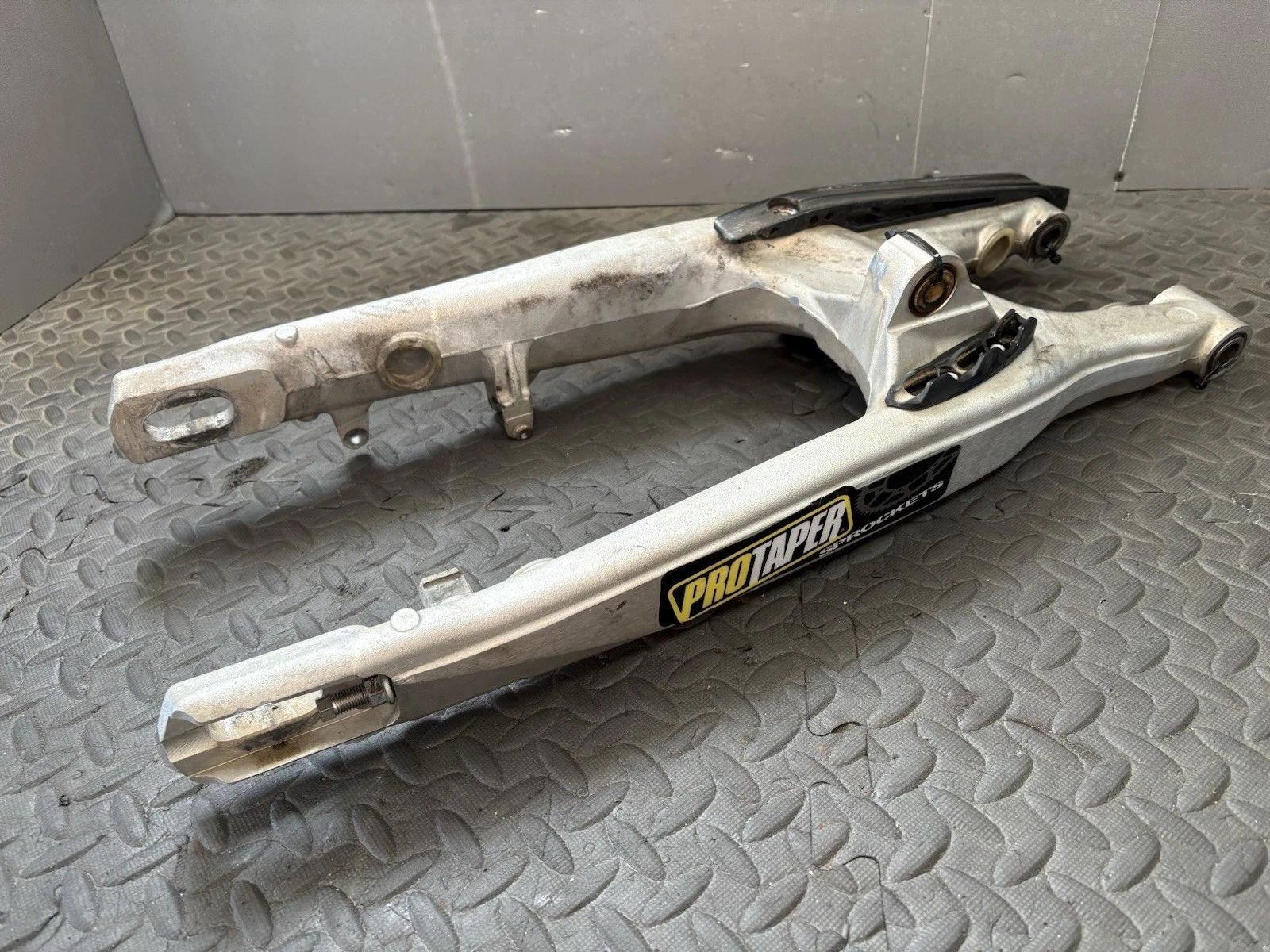 2008 KTM 07-11 250 XCF-W SXF OEM REAR SWINGARM SWING ARM SUSPENSION 77304030344