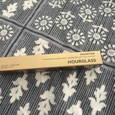 Hourglass Voluminzing Glossy Balm Shade ENTICE 145