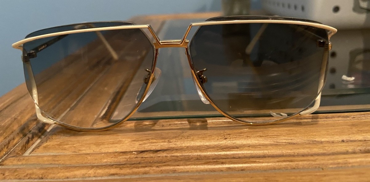 Vintage 70s-80s Tura MOD.425 Gold / White Metal Rim Eyeglasses 60-13 Unisex RARE Tura Vintage Sunglasses Rimless White & Gold 70 main image 3