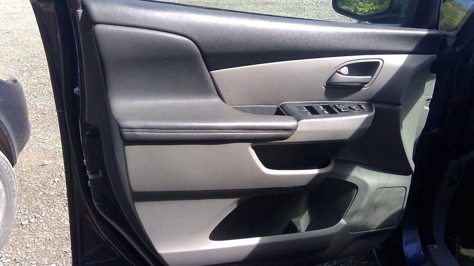 13 HONDA ODYSSEY Front Door Trim Panel - Image 2 of 4