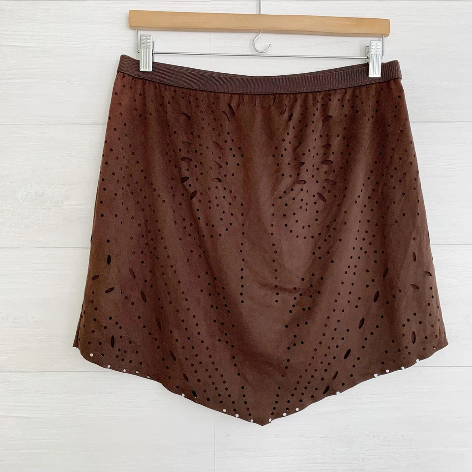 Wrangler - Falda asimétrica de gamuza sintética perforada marrón occidental, L Foto 2 de 4