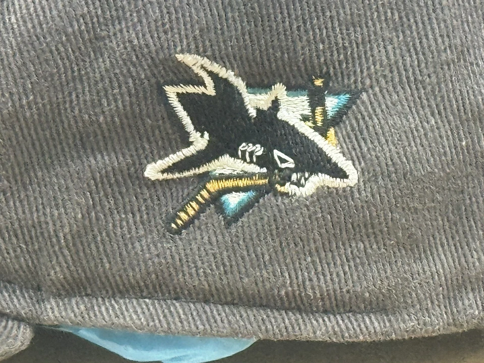 De colección Años 90 New Era Tiburones San José Correa Trasera Gorra OS Gris Raro NHL Hockey Foto 3 de 4
