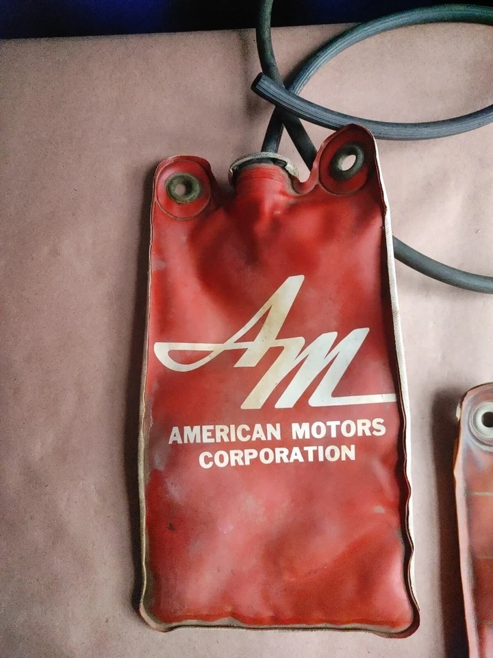 DEPÓSITOS DE LAVADORA DE PARABRISAS FORD SEE TRANSPARENTE AMERICAN MOTORS CORPORATION DE COLECCIÓN Foto 2 de 4