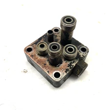 John Deere F935 Relief Valve Port Plate Assembly AM101651 AM107079