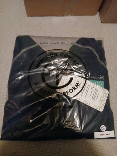 Sz 2XL - Essential Threads Men's Black Vest (UNOPENED) 1pk